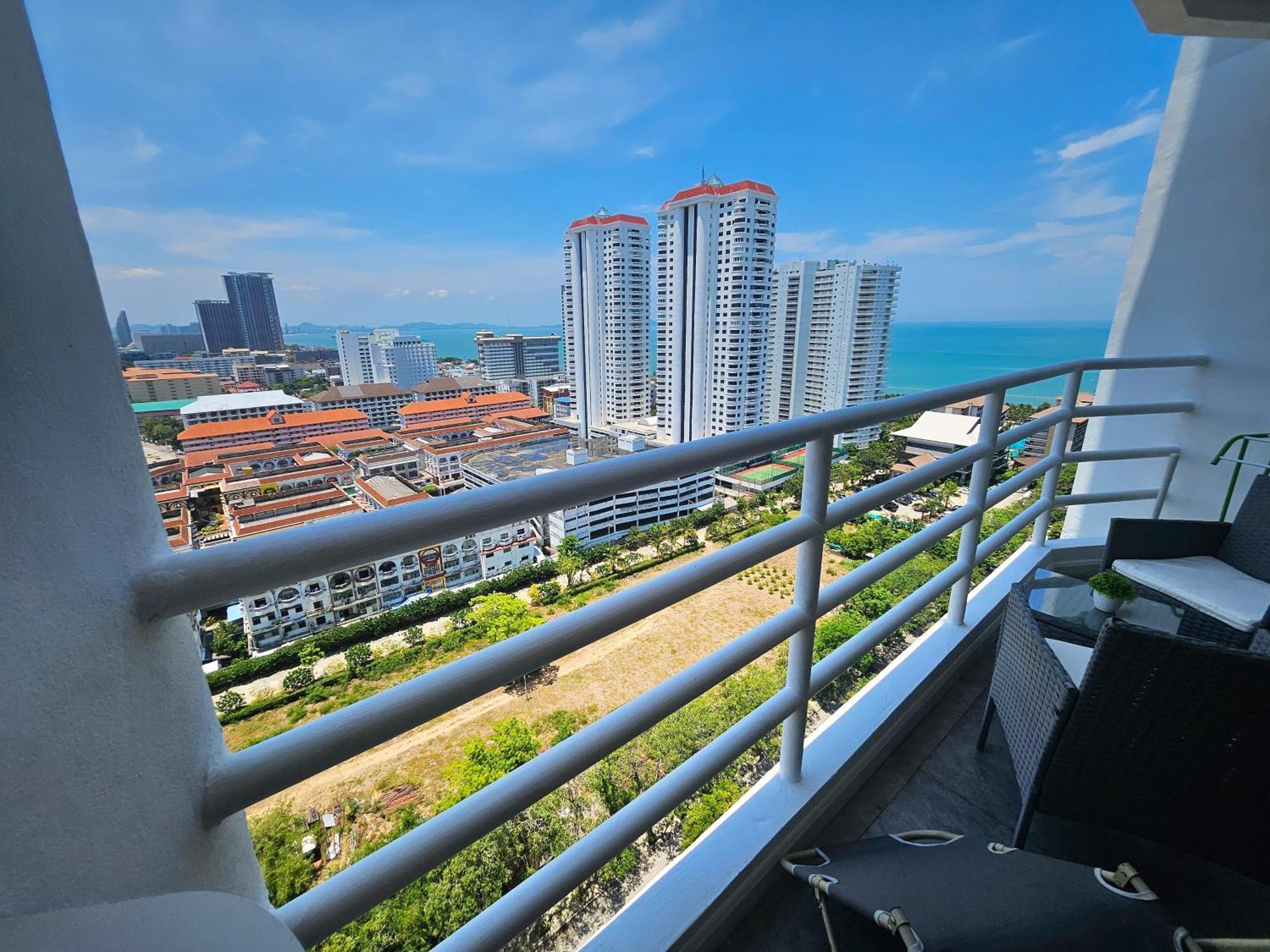 View Talay 5 Jomtien Beachfront Pattaya Zewnętrze zdjęcie